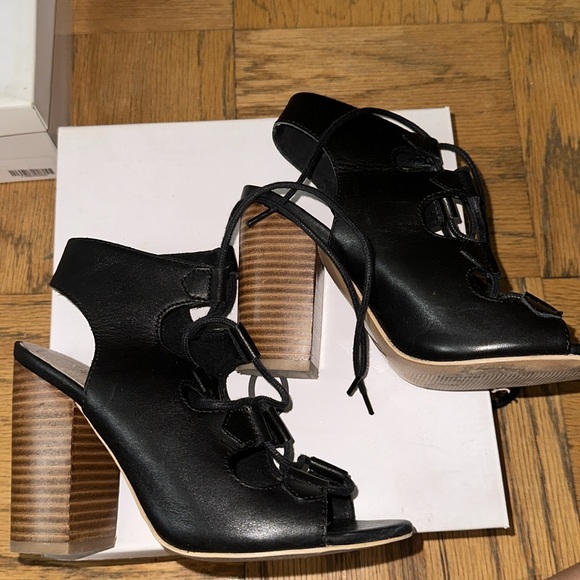 Aldo lace up block heels - Picture 2 of 3